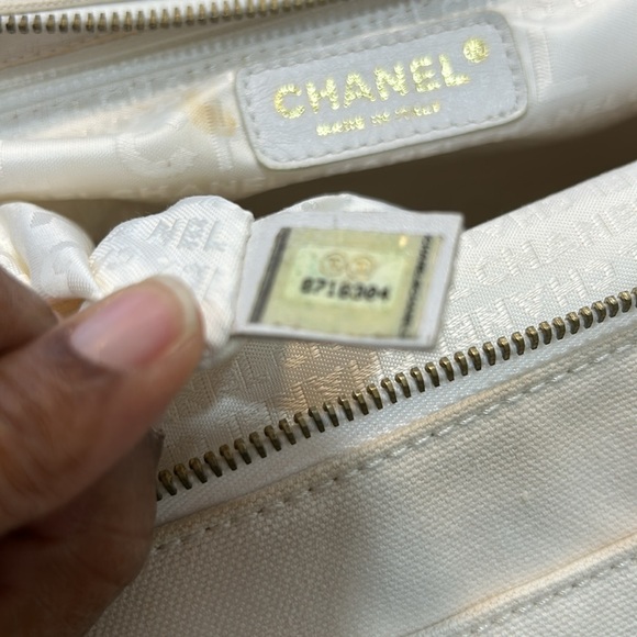 Chanel marshmallow bag - Picture 9 of 12